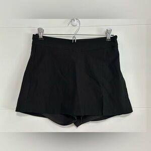 ✨NWT✨ Forever 21: Women’s Skort- Size Medium (waist approx 13.5in)